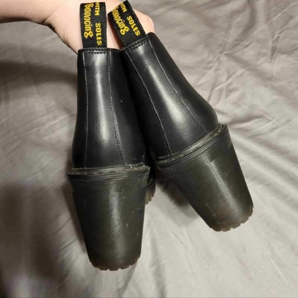 Dr. Martens Hursten Heeled Chelsea Boot - Picture 4 of 5